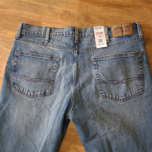 Levi Strauss “Signature Slim” Blue Jeans, NWT - Picture 4 of 7